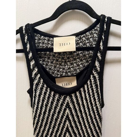 Theo Striped Slim Knit Long Maxi Dress Floral size S Preloved - Picture 4 of 4